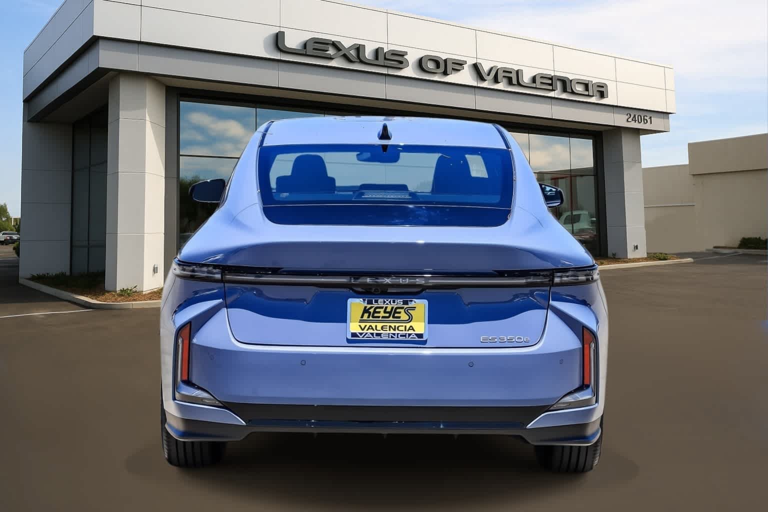 New 2026 Lexus ES 350e FWD image 3