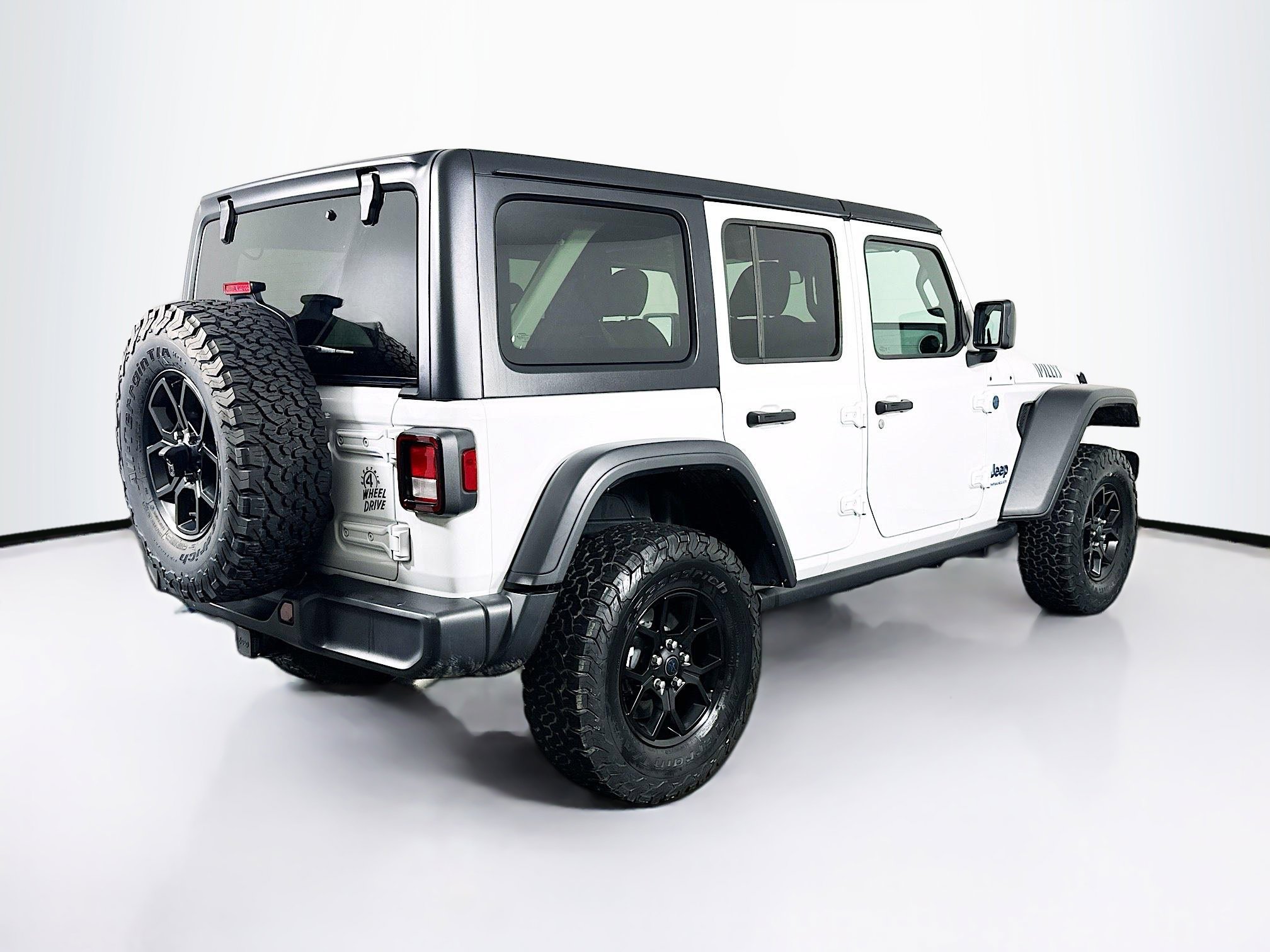Used 2024 Jeep Wrangler Willys image 9