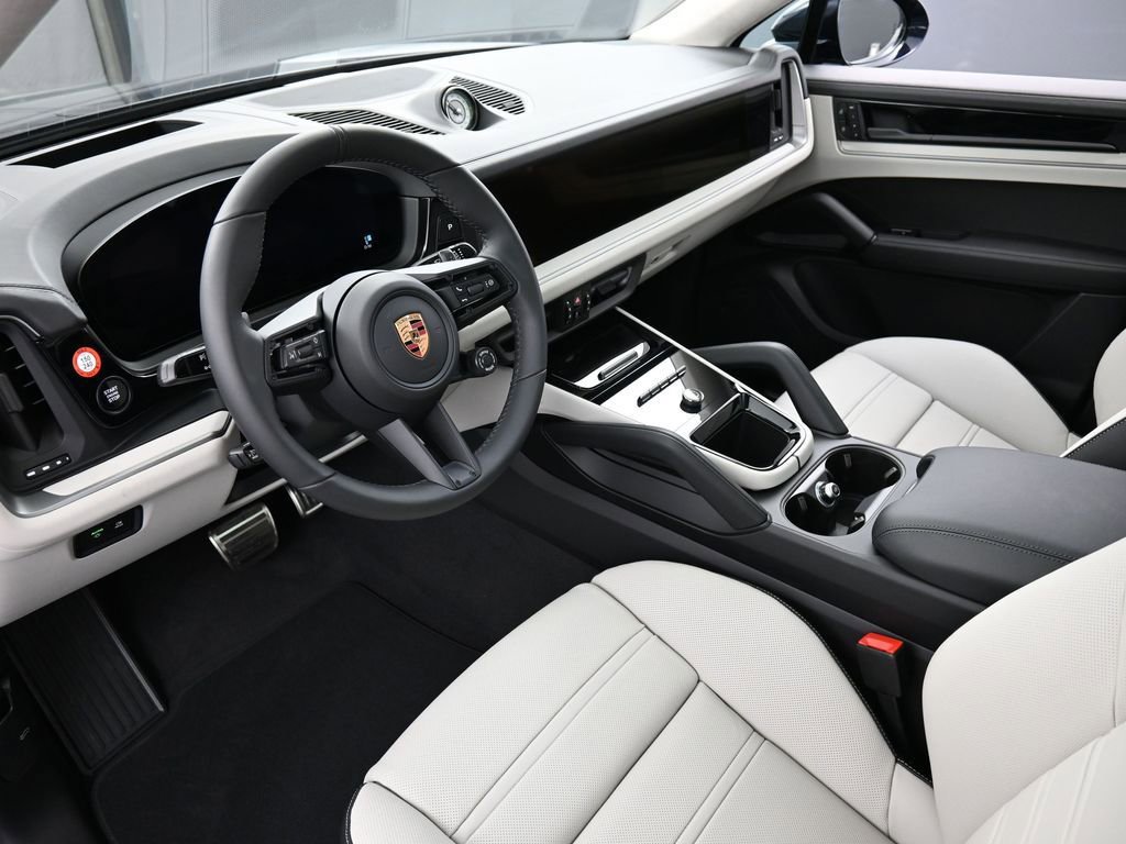 New 2026 Porsche Cayenne GTS image 4