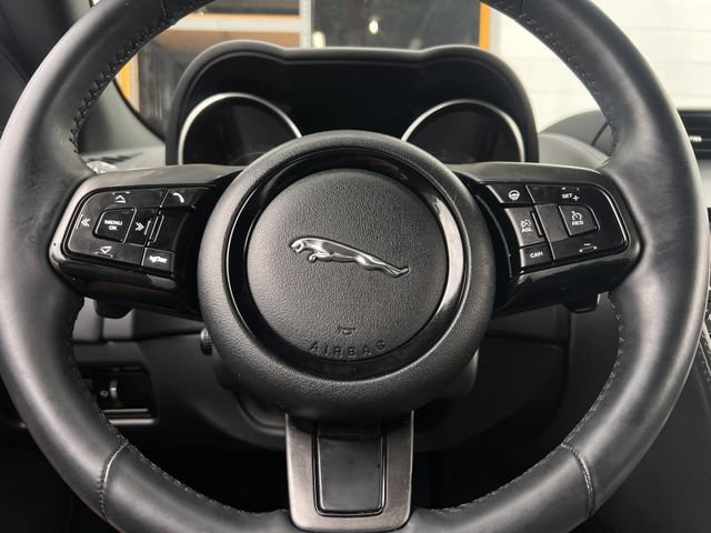 Used 2014 Jaguar F-TYPE Convertible RWD image 18