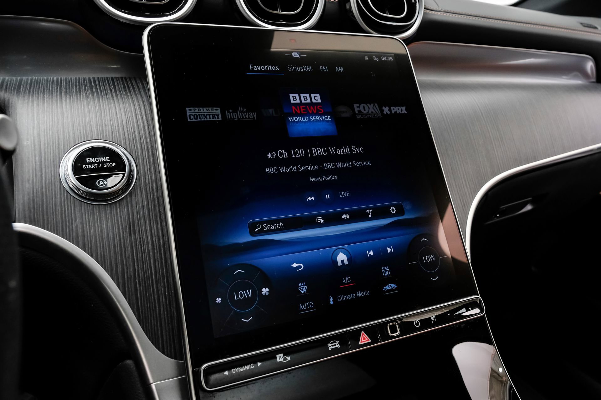 Used 2024 Mercedes-Benz GLC 300 4MATIC image 30