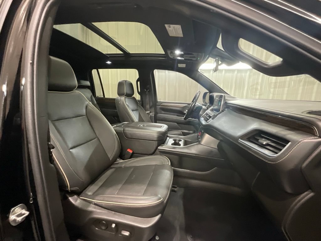 Used 2022 Chevrolet Suburban Premier RWD image 14