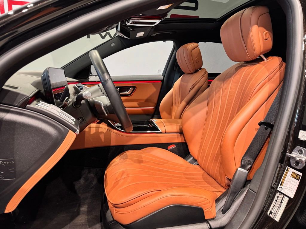 Used 2022 Mercedes-Benz S 500 4MATIC w/ AMG Line Package image 9