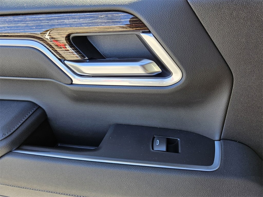 New 2026 GMC Sierra 1500 SLE image 7
