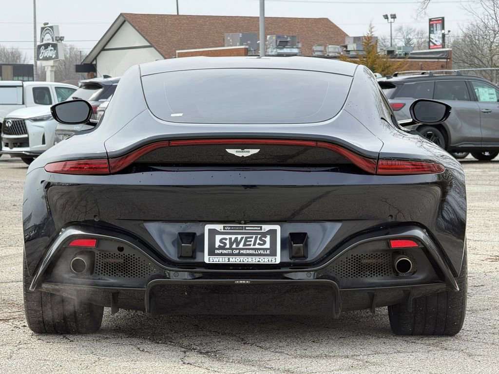 Used 2019 Aston Martin V8 Vantage Coupe image 25