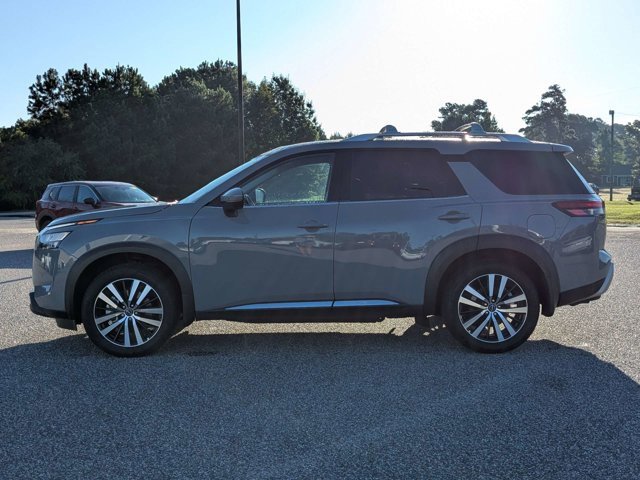 New 2025 Nissan Pathfinder Platinum w/ Cargo Package image 7