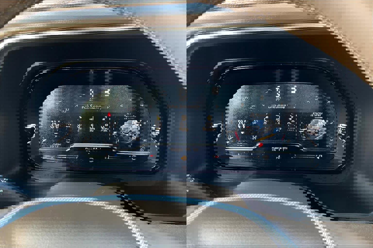 Used 2023 GMC Yukon XL Denali image 26