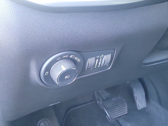 Used 2022 Jeep Compass Latitude FWD image 18