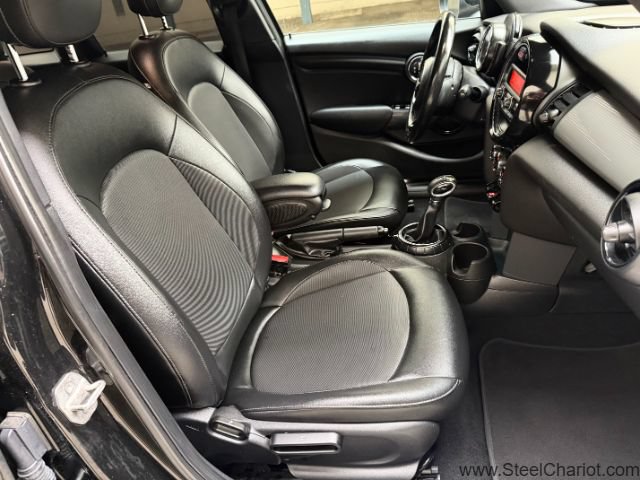 Used 2015 MINI Cooper 4-Door Hardtop FWD image 16