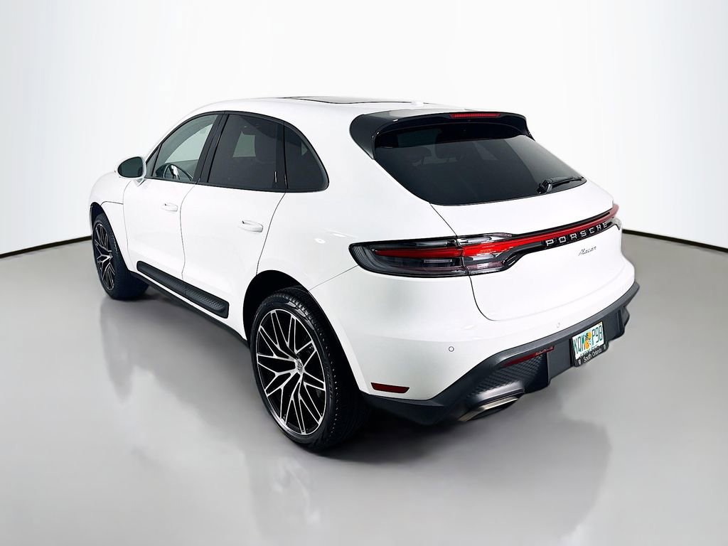 Certified 2026 Porsche Macan image 3