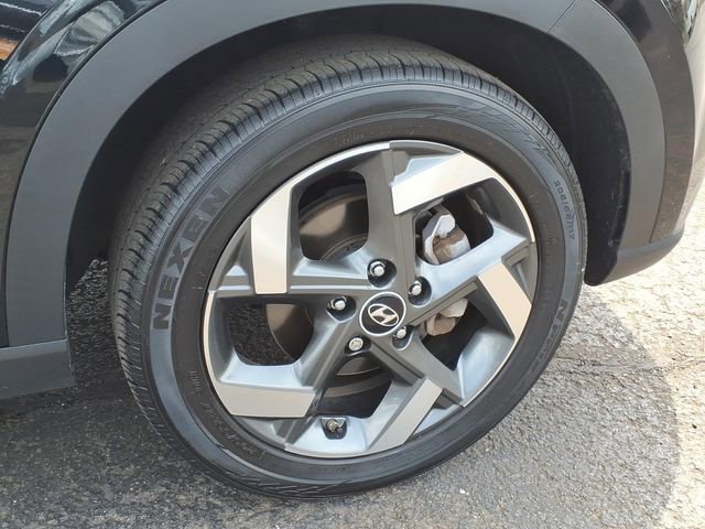 Used 2023 Hyundai Venue SEL image 7