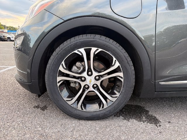 Used 2018 Chevrolet Bolt Premier w/ Driver Confidence II Package FWD image 12