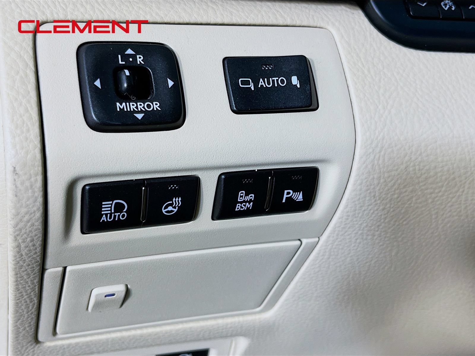 Used 2017 Lexus LS 460 w/ Comfort Package RWD image 12