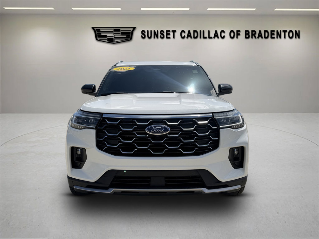 Used 2025 Ford Explorer Platinum w/ Ultimate Package RWD image 8