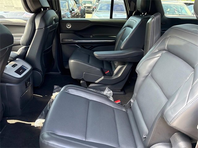 New 2025 Lincoln Navigator L Reserve w/ Jet Appearance Package image 18
