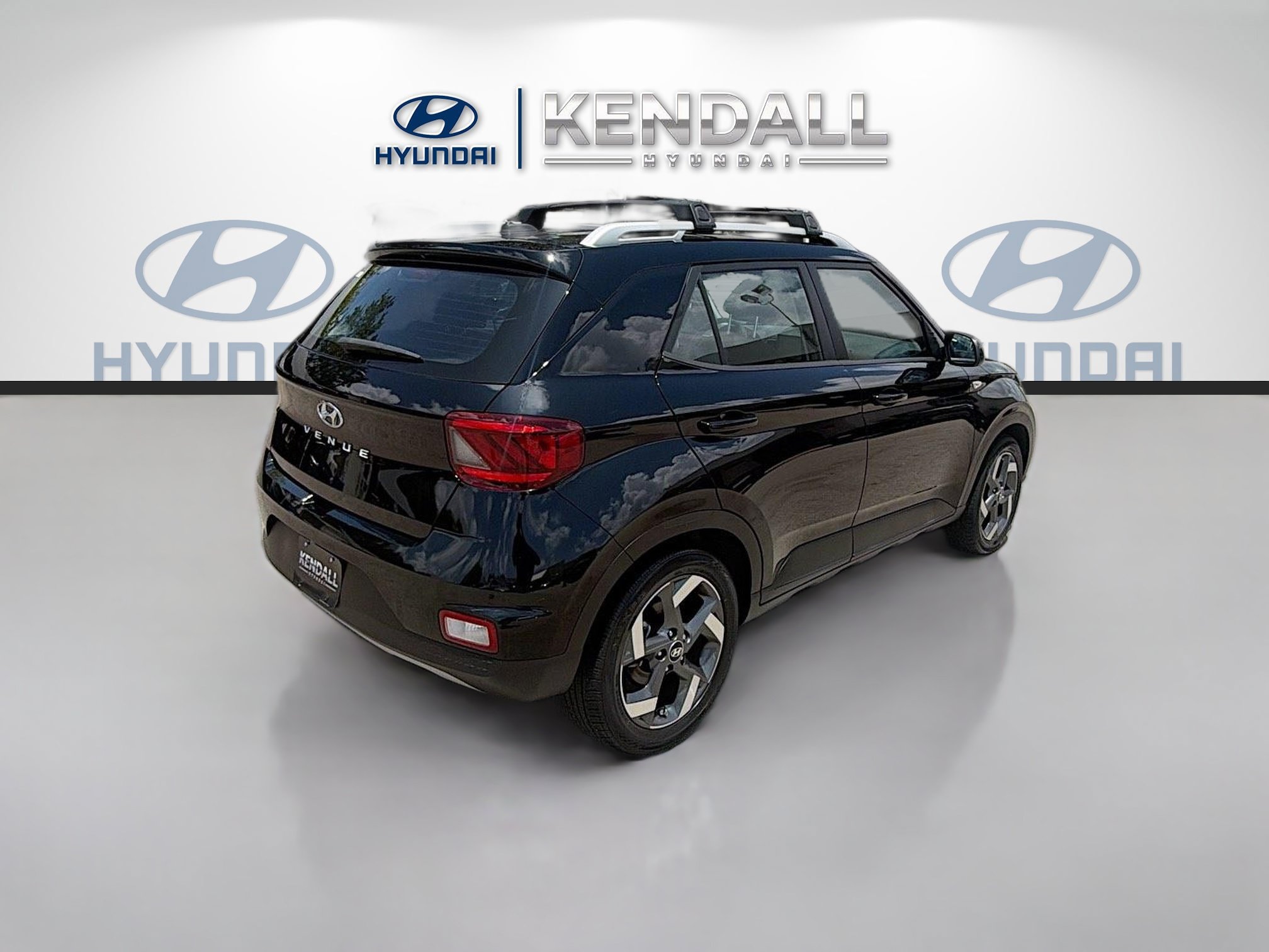 Used 2024 Hyundai Venue SEL FWD image 6
