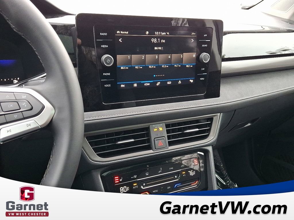 New 2026 Volkswagen Taos SE image 7