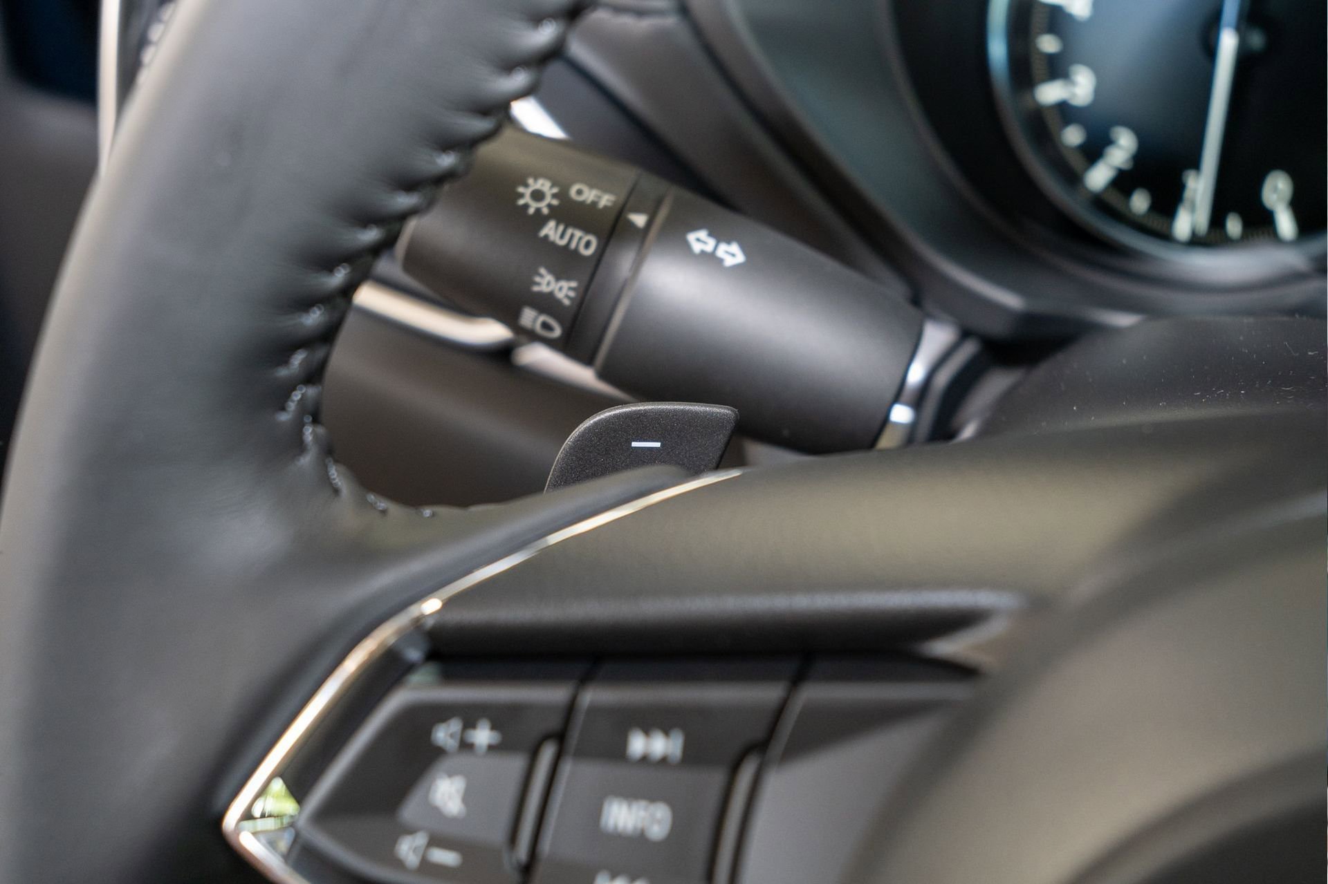 New 2025 MAZDA CX-5 AWD 2.5 S w/ Premium Plus Pkg image 33