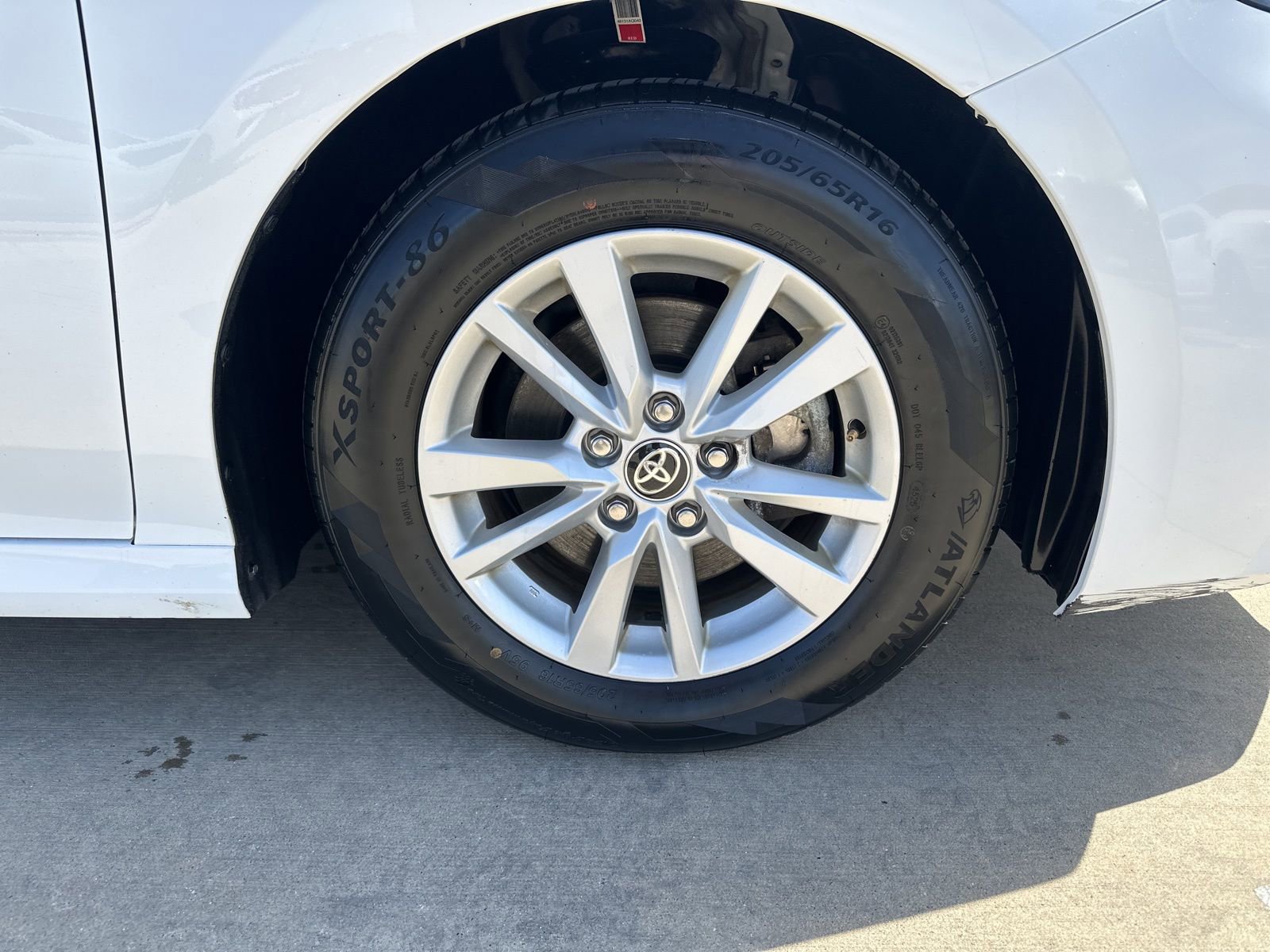 Used 2025 Toyota Camry LE image 10