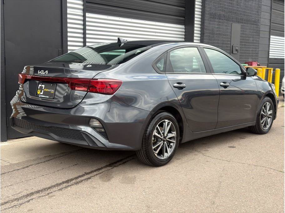 Used 2024 Kia Forte LXS FWD image 3