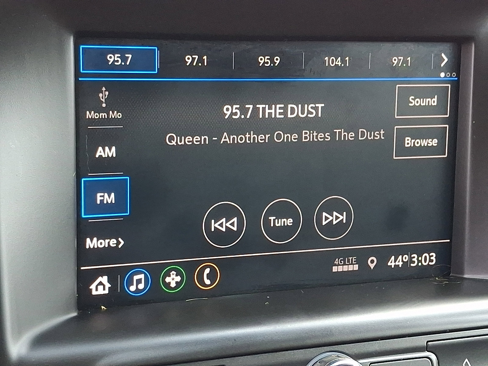 Used 2021 GMC Terrain SLE w/ Driver Convenience Package image 17