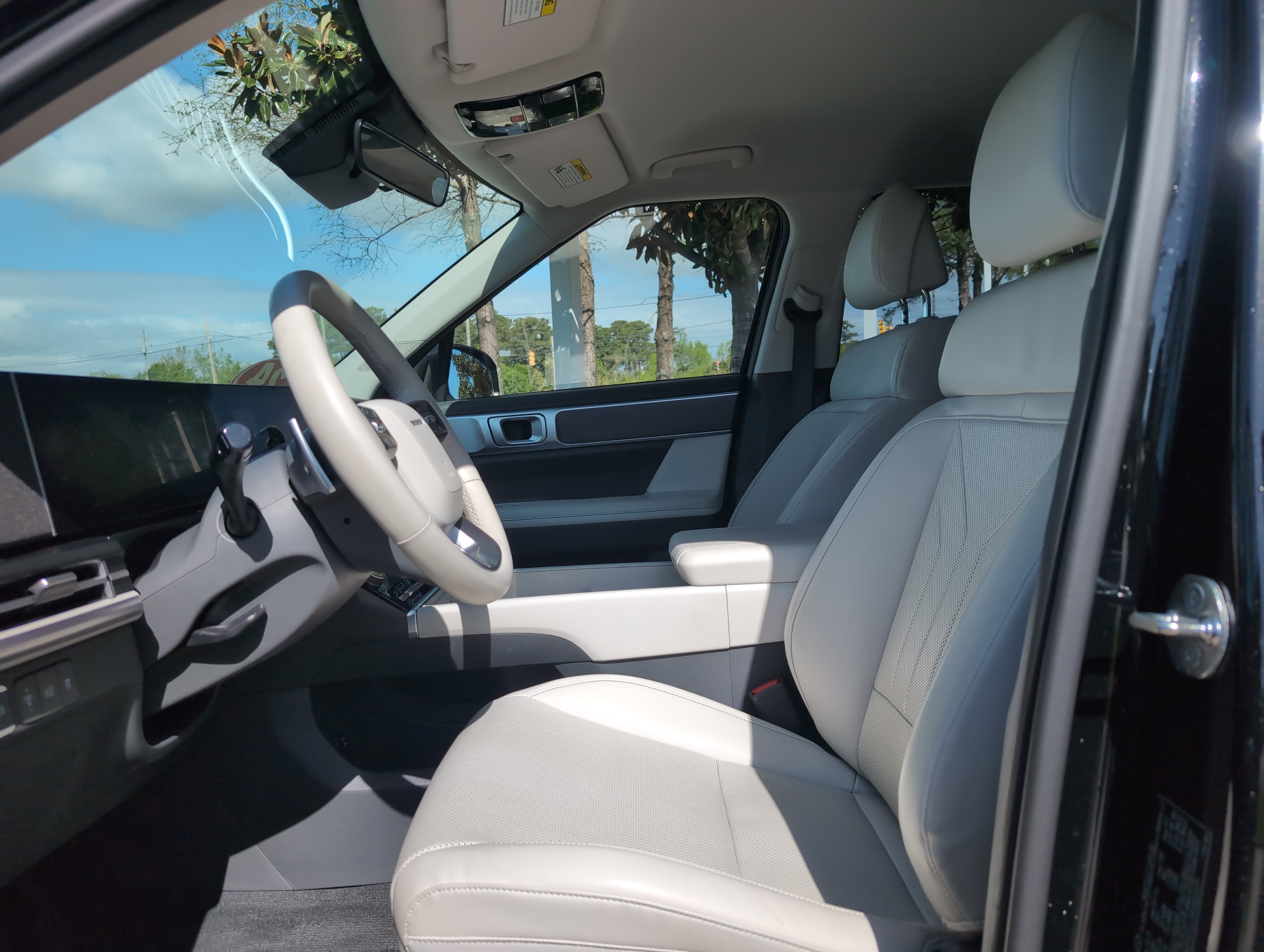 Used 2024 Hyundai Santa Fe SEL image 14