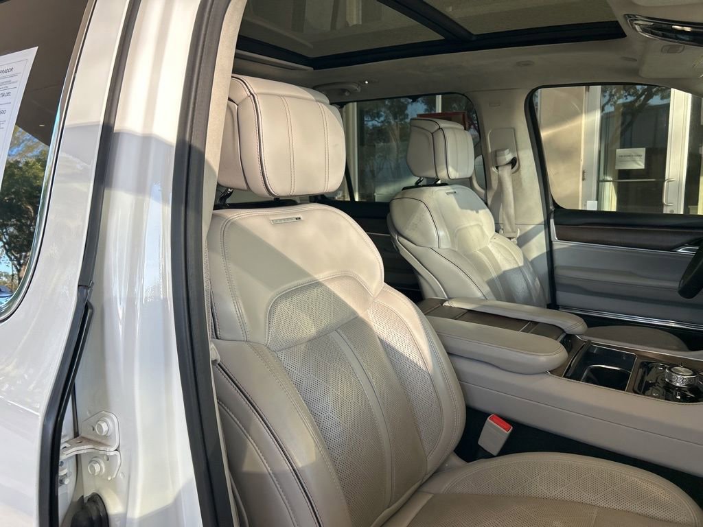Used 2023 Jeep Grand Wagoneer L Series II image 25