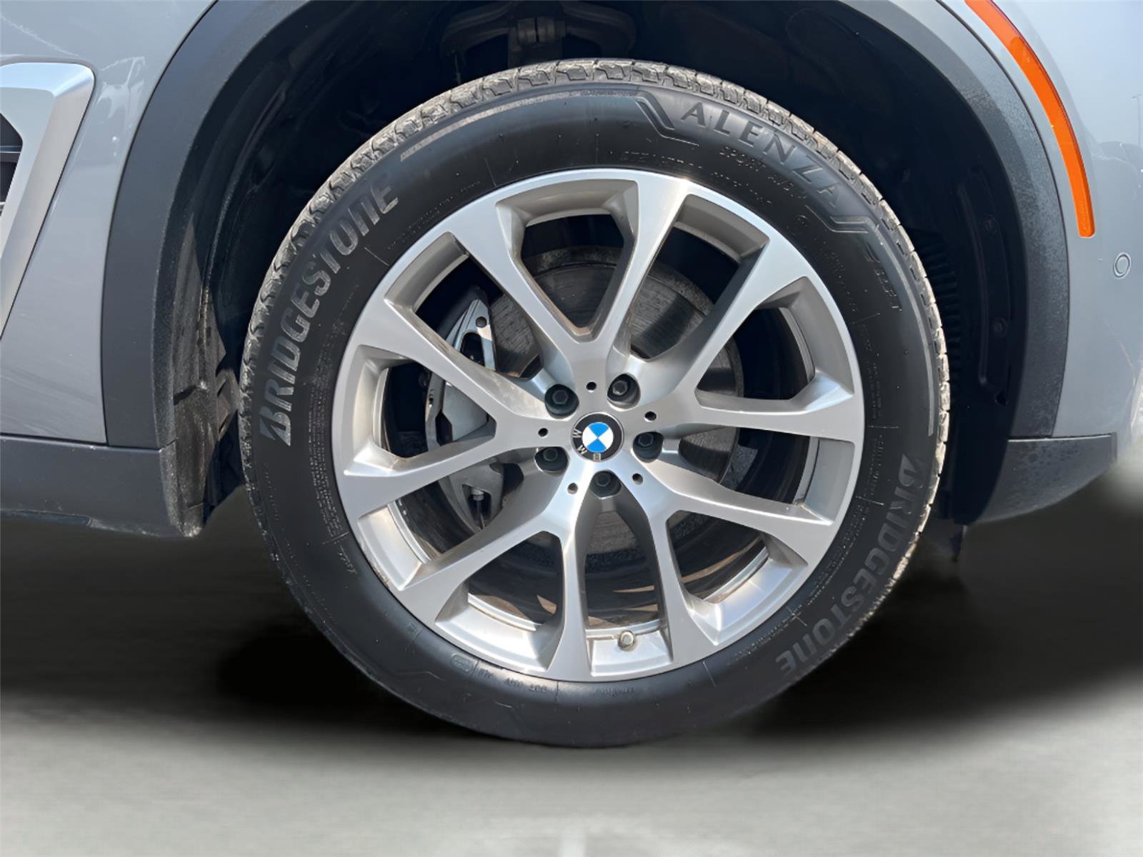 Used 2024 BMW X5 xDrive40i w/ Premium Package image 13