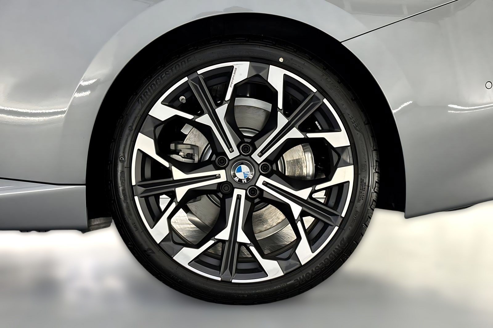 Used 2026 BMW 230i xDrive Coupe w/ Convenience Package AWD/4WD image 12