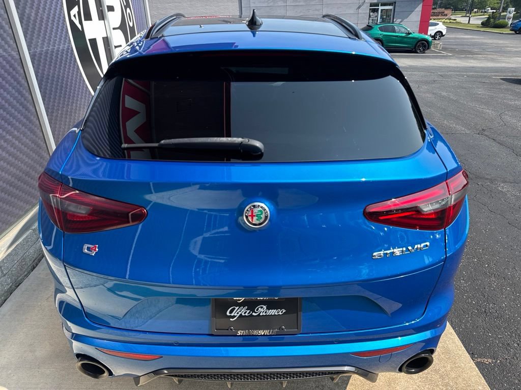 Used 2023 Alfa Romeo Stelvio Veloce AWD/4WD image 11