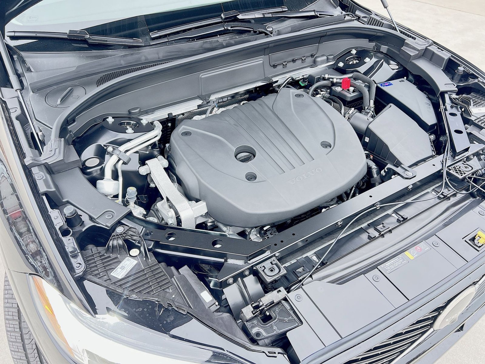 New 2026 Volvo XC60 B5 Ultra w/ Protection Package Premier image 27