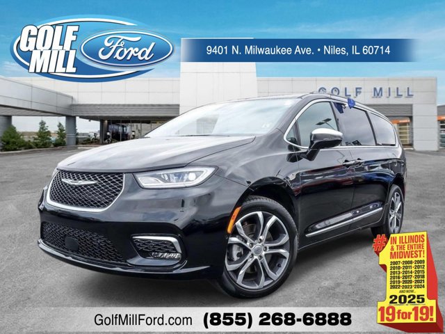 Used 2024 Chrysler Pacifica Pinnacle AWD/4WD image 1