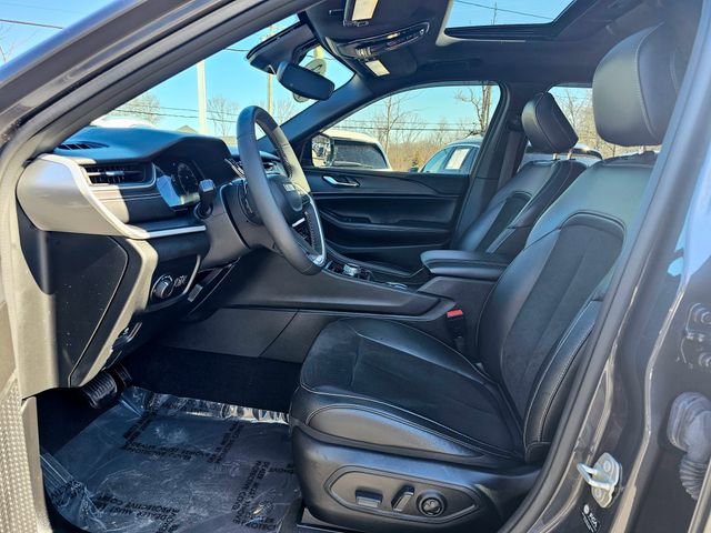 Used 2023 Jeep Grand Cherokee L Altitude image 18