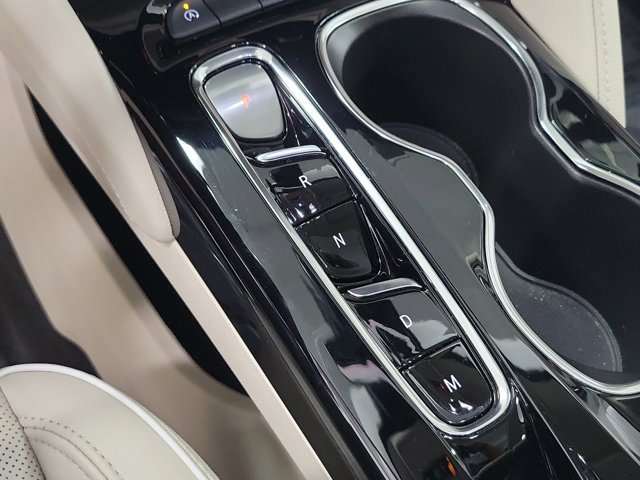 Used 2022 Buick Envision Avenir w/ Technology Package II image 36