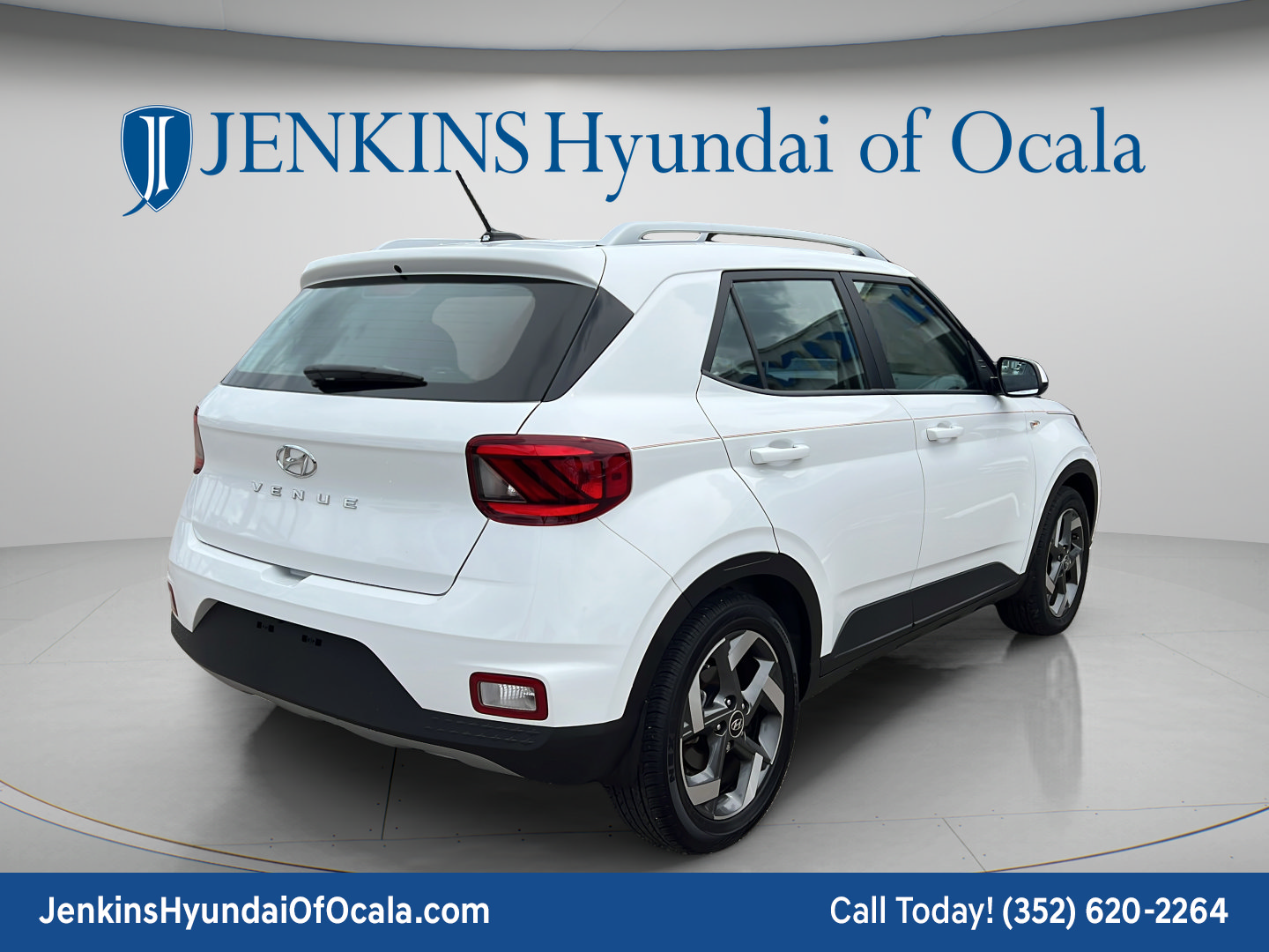 Certified 2023 Hyundai Venue SEL FWD image 3