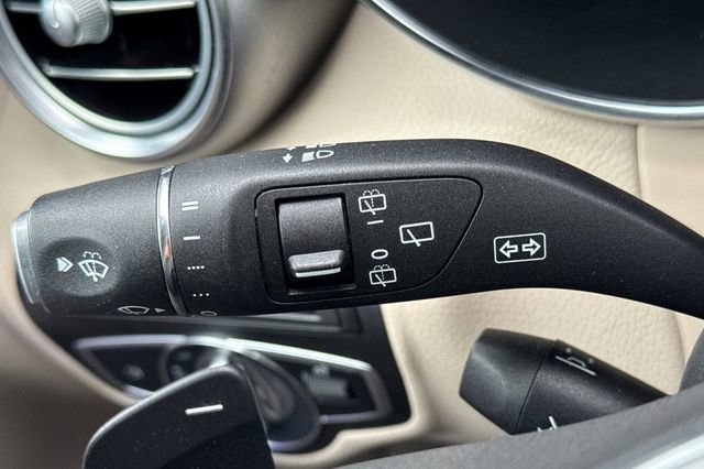 Used 2022 Mercedes-Benz GLC 300 image 38