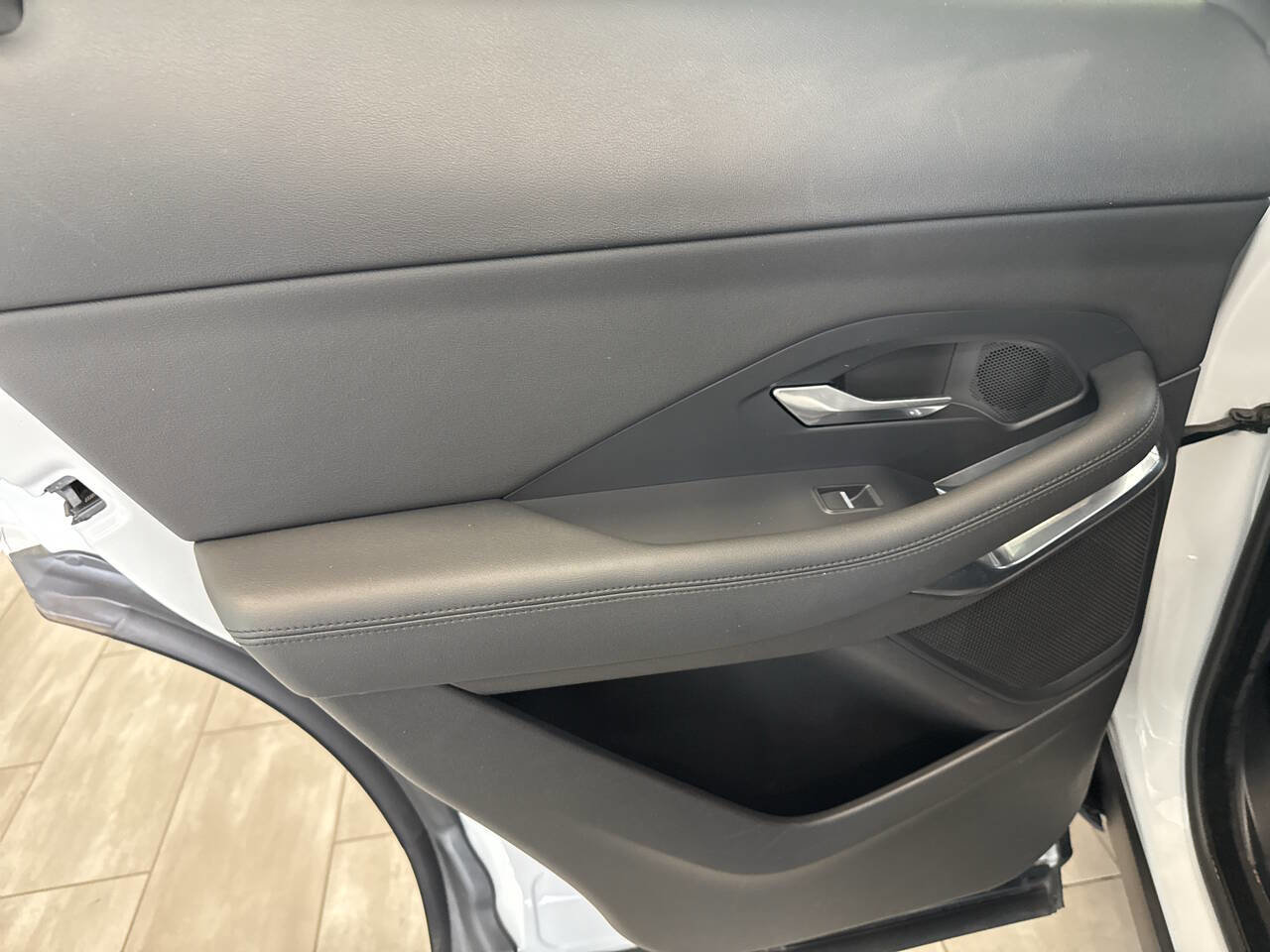 Used 2019 Jaguar E-PACE S image 32