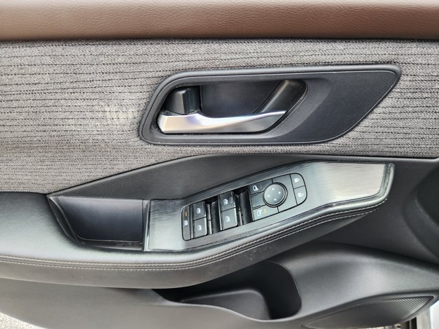 Certified 2022 Nissan Rogue SV AWD/4WD image 16