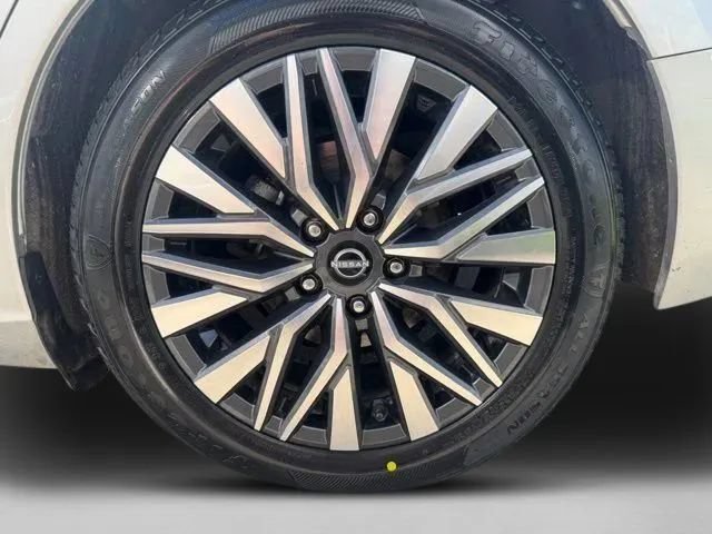 Used 2024 Nissan Altima 2.5 SV FWD image 28