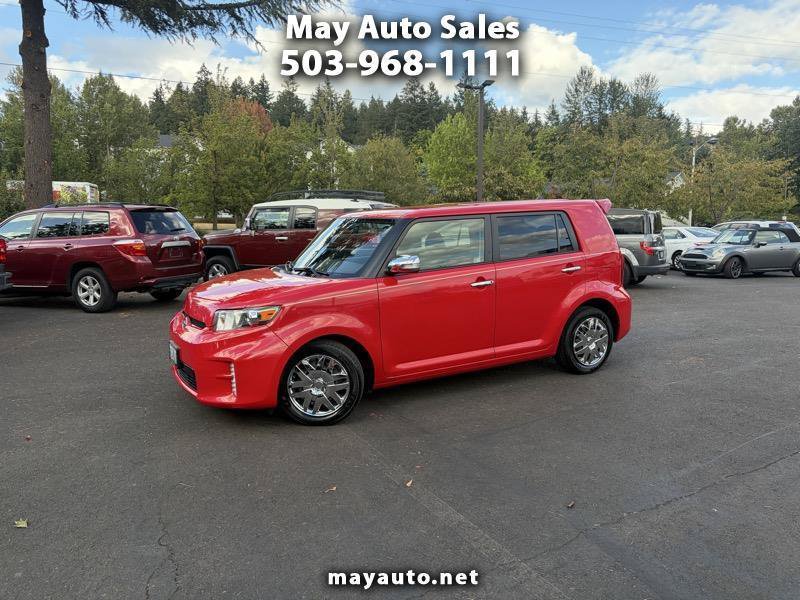 Used 2013 Scion xB FWD image 1