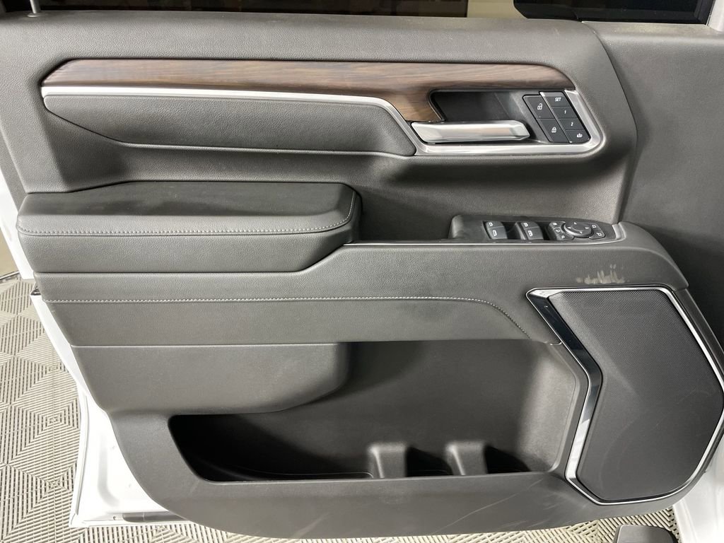 Used 2025 GMC Sierra 2500 SLT image 21