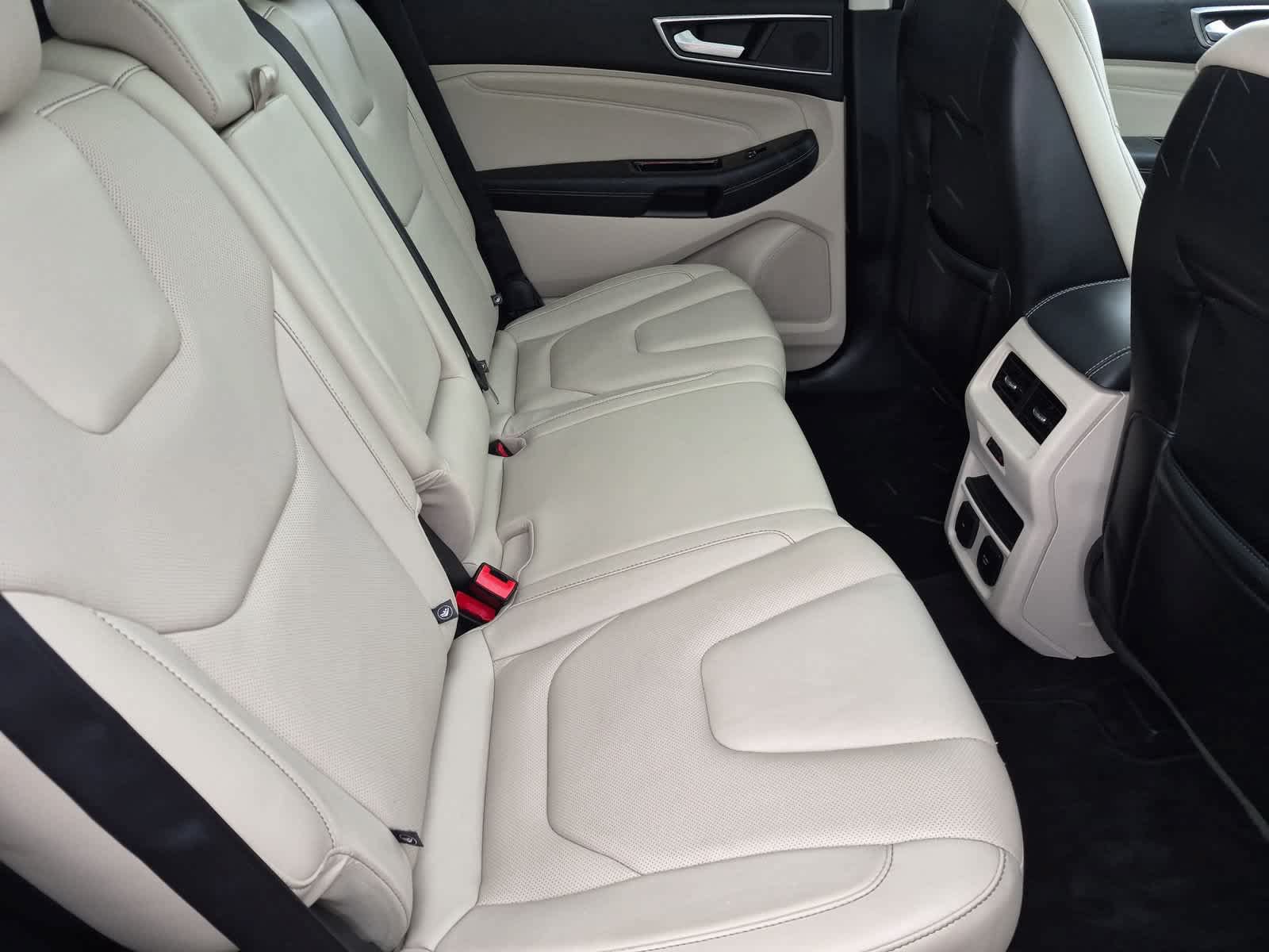 Used 2017 Ford Edge Titanium w/ Equipment Group 302A AWD/4WD image 21