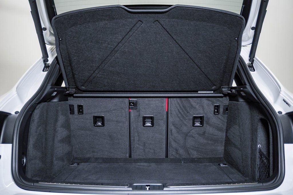 Certified 2025 Porsche Macan image 28