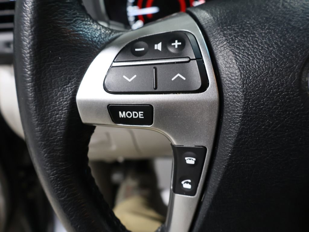 Used 2012 Toyota Highlander 4WD image 31