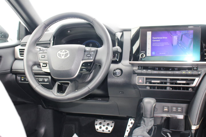 Certified 2025 Toyota Camry SE w/ Convenience Package image 23