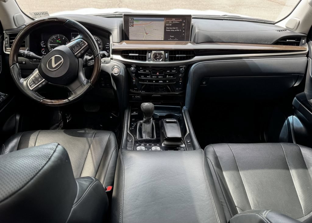 Used 2018 Lexus LX 570 4WD image 30