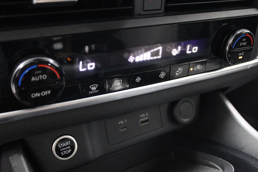 Certified 2023 Nissan Rogue SV FWD image 30