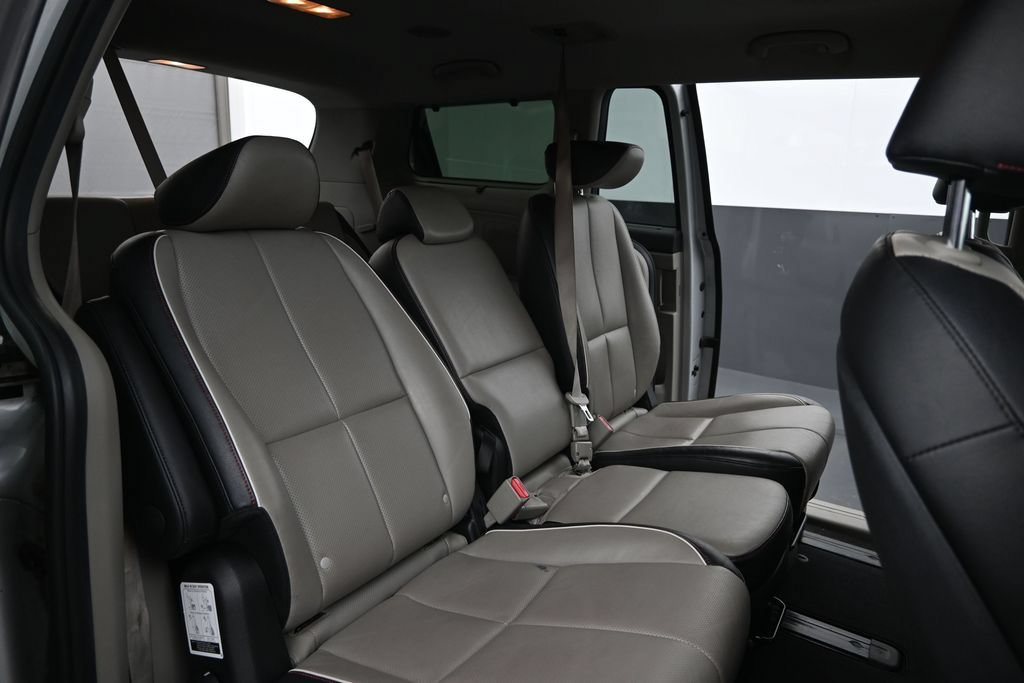 Used 2021 Kia Sedona EX FWD image 20