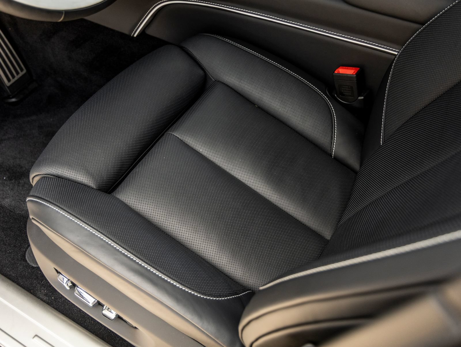 Certified 2024 Rolls-Royce Ghost AWD/4WD image 25