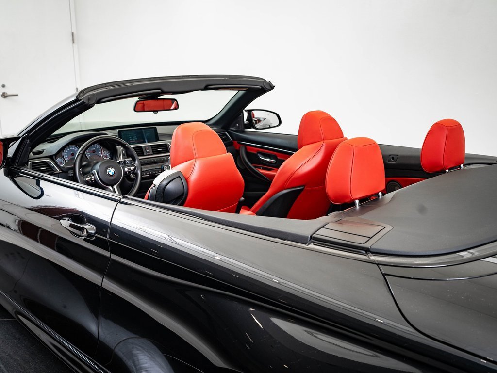 Used 2018 BMW M4 Convertible image 22